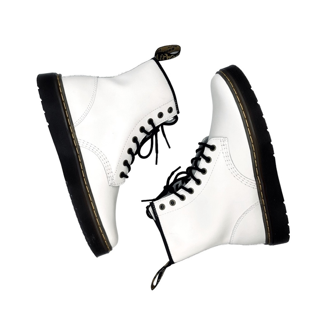 NWOT Dr. Martens Zavala Combat Boots Leather White Women 9